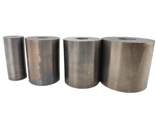 Kháng nhiệt khuôn vít cacbon được rèn bằng quá trình đặt đầu lạnh chính xác