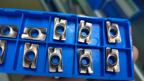 Carbide Precision Apmt1604 Cnc Milling Inserts lý tưởng để cắt thép không gỉ trong môi trường chế biến kim loại chuyên nghiệp
